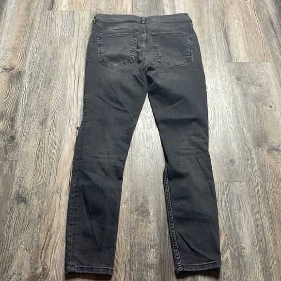 Free People Distressed Black High Rise Skinny Ankle Jean, size 27 - Picture 11 of 11